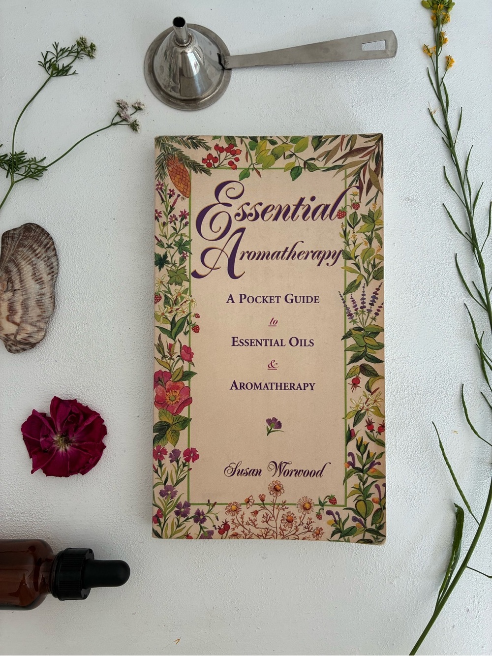 Essential Aromatherapy Pocket Guide — Cream Floral Cover